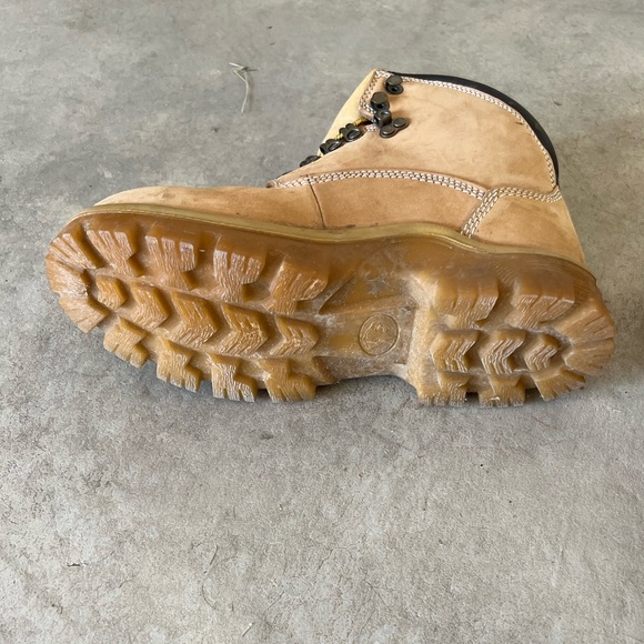 Herman Survivors waterproof steel toe lace up boots. Size 7. Gently used. - Picture 4 of 4